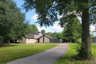 12534 Lazywood St, Pinehurst, TX 77362 - Photo 2