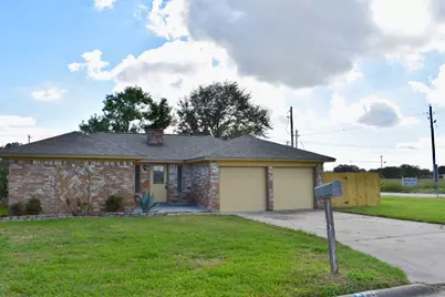 521 N 26th Avenue, Texas City, TX 77590 - Photo 2