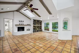 10607 Riverview Dr, Houston, TX 77042 - Photo 4