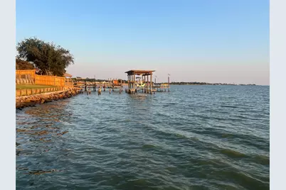 2646 Bay Oaks Harbor Drive, Baytown, TX 77523 - Photo 10