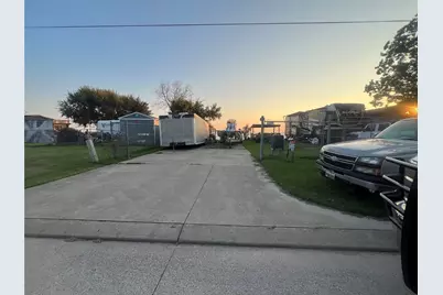 2646 Bay Oaks Harbor Drive, Baytown, TX 77523 - Photo 20