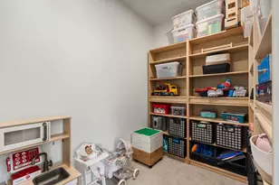 10726 Russett Dr, Houston, TX 77042 - Photo 32