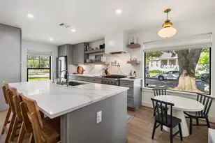 10726 Russett Dr, Houston, TX 77042 - Photo 2