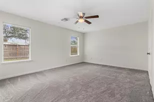 1905 Plum Falls Ln, Pearland, TX 77581 - Photo 14