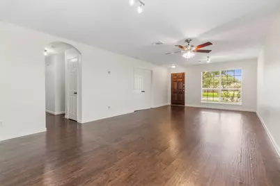 1905 Plum Falls Lane, Pearland, TX 77581 - Photo 4