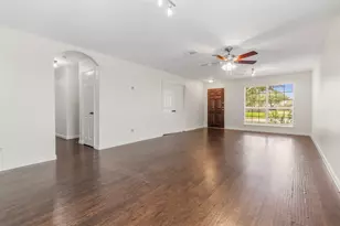1905 Plum Falls Ln, Pearland, TX 77581 - Photo 4