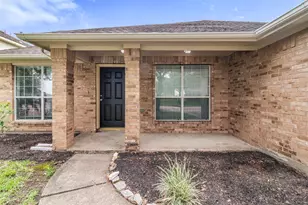 1905 Plum Falls Ln, Pearland, TX 77581 - Photo 2