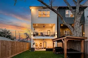 1307 E 27th St, Houston, TX 77009 - Photo 2