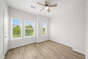 4007 New Orleans St, Houston, TX 77020 - Photo 14