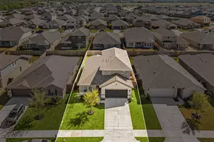 2538 Bay Winds Ln, Baytown, TX 77523 - Photo 2