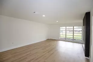 124 Lazy Ln, Baytown, TX 77520 - Photo 6