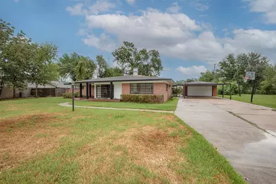 124 Lazy Lane, Baytown, TX 77520 - Photo 2