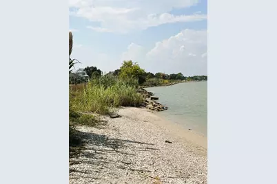 302 Shore Acres Boulevard, Shoreacres, TX 77571 - Photo 8