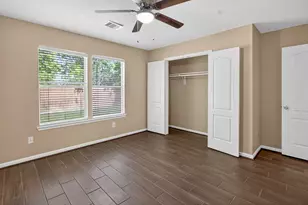 919 Staffordale Manor Ln, Houston, TX 77047 - Photo 10