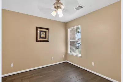 919 Staffordale Manor Lane, Houston, TX 77047 - Photo 14