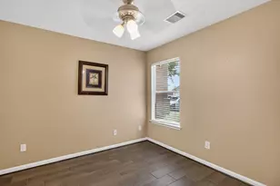919 Staffordale Manor Ln, Houston, TX 77047 - Photo 14