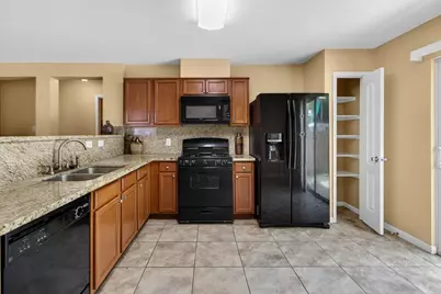 919 Staffordale Manor Lane, Houston, TX 77047 - Photo 6