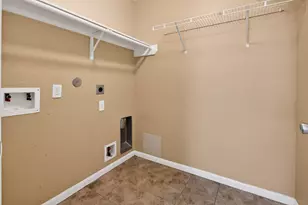 919 Staffordale Manor Ln, Houston, TX 77047 - Photo 12