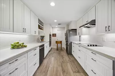 5050 Woodway Drive #2F, Houston, TX 77056 - Photo 8