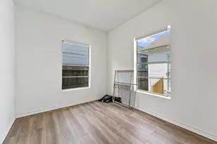 3021 Florida St, Houston, TX 77026 - Photo 8