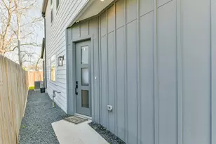 4211 Nichols St, Houston, TX 77020 - Photo 2