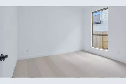 419 Mathis Lake Lane, Conroe, TX 77304 - Photo 12