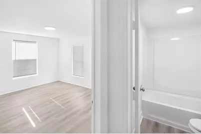 1915 Benson Street #3, Houston, TX 77020 - Photo 8