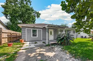10601 Ambursen St, Houston, TX 77034 - Photo 2