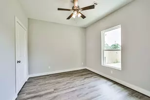 440 Ave B, La Marque, TX 77568 - Photo 16