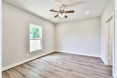 440 Ave B, La Marque, TX 77568 - Photo 10