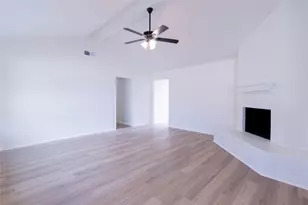 9310 Vickijohn Dr, Houston, TX 77031 - Photo 4