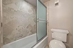 94 Sugar Berry Cir, Houston, TX 77024 - Photo 36