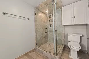 94 Sugar Berry Cir, Houston, TX 77024 - Photo 32