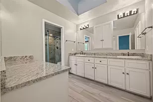 94 Sugar Berry Cir, Houston, TX 77024 - Photo 28