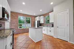 804 Pearl River Dr, Conroe, TX 77316 - Photo 8