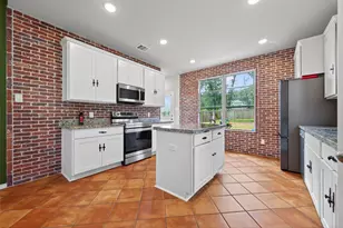 804 Pearl River Dr, Conroe, TX 77316 - Photo 6