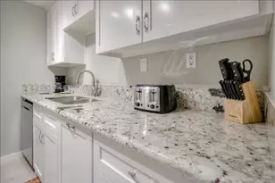 2125 Augusta Dr, Houston, TX 77057 - Photo 10