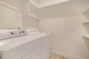 3633 E Meadow Ln, Dickinson, TX 77539 - Photo 8