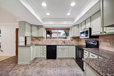 16419 Barcelona Drive, Friendswood, TX 77546 - Photo 8