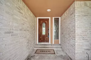 16419 Barcelona Dr, Friendswood, TX 77546 - Photo 2
