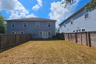 8205 Oak Knoll Ln, Houston, TX 77028 - Photo 14