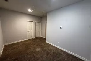 8205 Oak Knoll Ln, Houston, TX 77028 - Photo 8