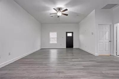 14310 1/2 Unit T Sweeney Road, Houston, TX 77060 - Photo 6