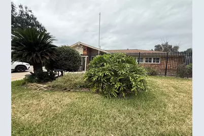 822 Hidden Valley Drive, Houston, TX 77088 - Photo 48