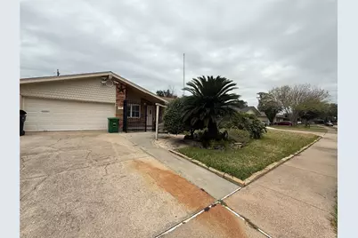 822 Hidden Valley Drive, Houston, TX 77088 - Photo 1