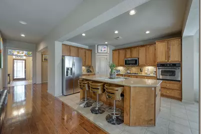 74 W Tapestry Park Circle, The Woodlands, TX 77381 - Photo 14