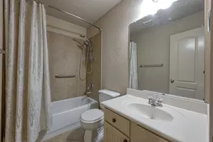 74 W Tapestry Park Cir, The Woodlands, TX 77381 - Photo 26