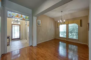 74 W Tapestry Park Cir, The Woodlands, TX 77381 - Photo 8