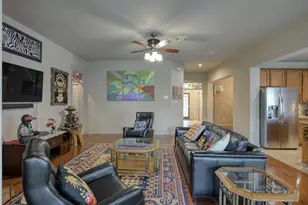 74 W Tapestry Park Cir, The Woodlands, TX 77381 - Photo 12