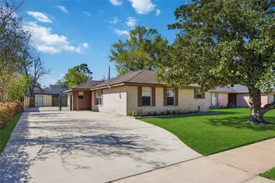 10423 Alcott Drive, Houston, TX 77043 - Photo 1